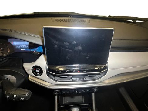 Used 2025 Jeep Compass Limited AWD/4WD image 11