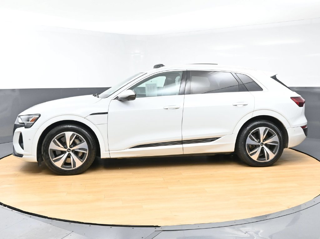 Used 2024 Audi Q8 e-tron Premium Plus w/ Premium Plus Package AWD/4WD image 6