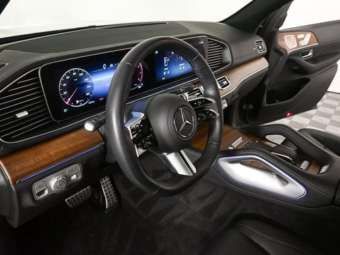 Certified 2025 Mercedes-Benz GLS 450 4MATIC image 6
