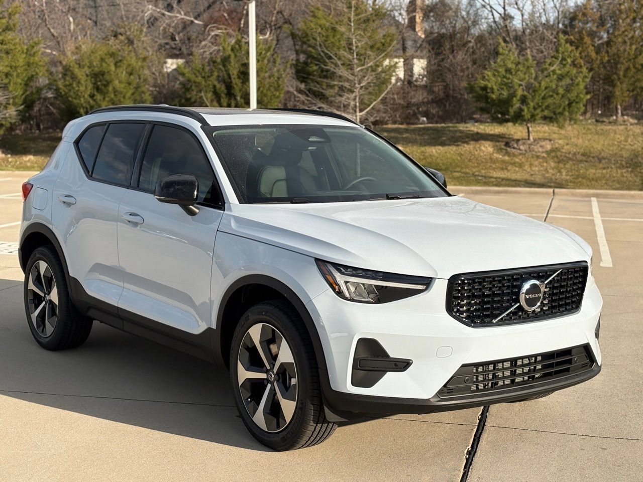 New 2026 Volvo XC40 B5 Core w/ Protection Package Premier AWD/4WD image 4