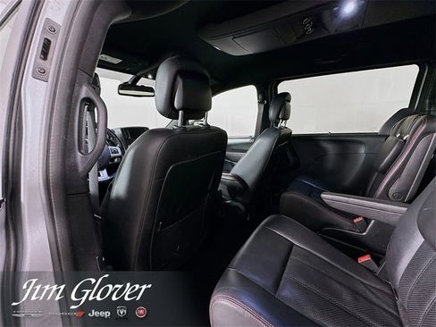 Used 2019 Dodge Grand Caravan GT image 17