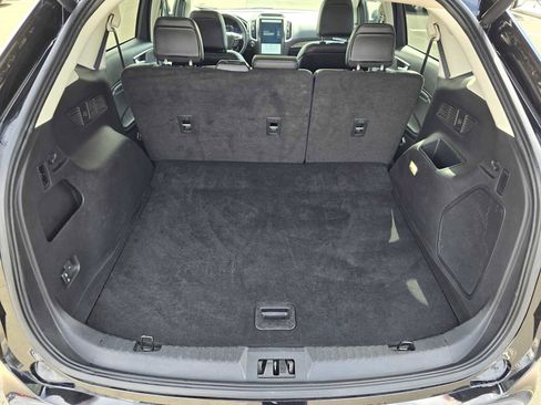 Used 2024 Ford Edge Titanium image 16