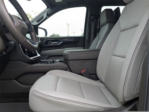 Used 2025 GMC Yukon Elevation w/ Elevation Premium Package image 23