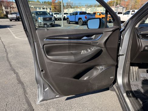 Certified 2021 Buick Enclave Avenir w/ Trailering Package, 5000 lbs. image 10