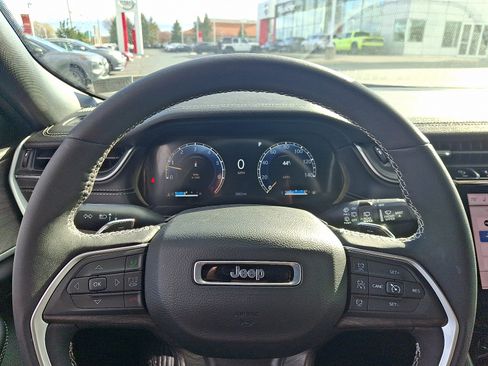 Used 2025 Jeep Grand Cherokee Limited w/ Trailer Tow Package image 20