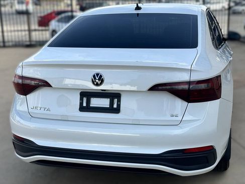 Used 2023 Volkswagen Jetta SE FWD image 18