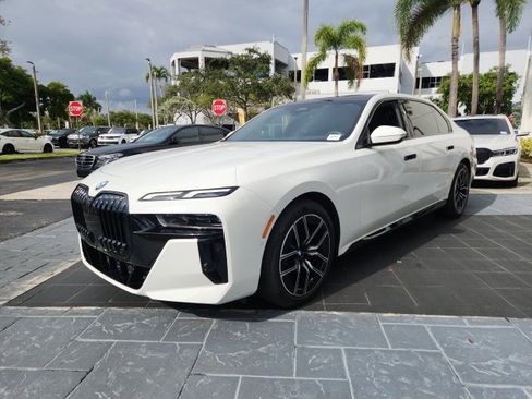 Used 2023 BMW 740i 740i w/ Parking Assistance Package image 17