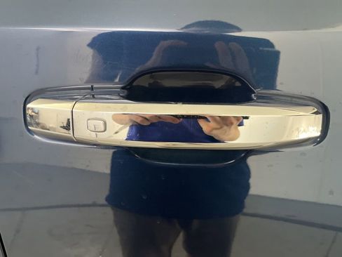 Used 2022 Chevrolet Silverado 1500 High Country image 51