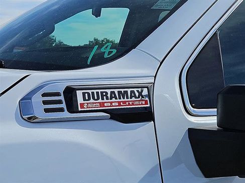 New 2026 GMC Sierra 2500 Denali w/ Denali Reserve Package image 9