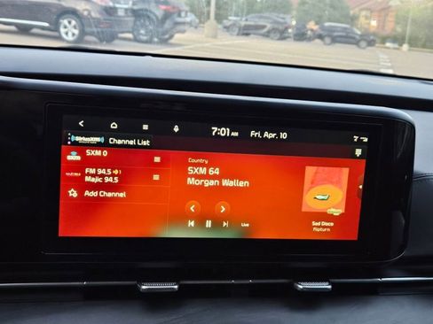 Used 2024 Kia Carnival EX image 12