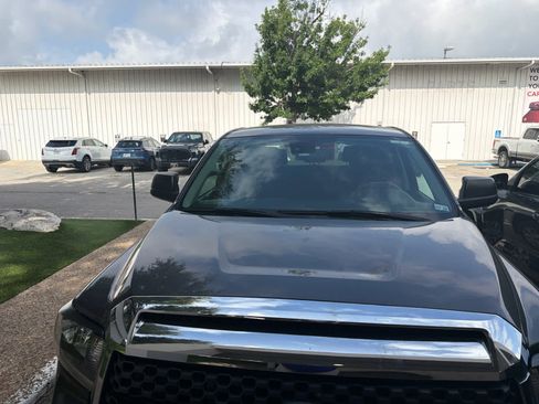 Used 2021 Toyota Tundra SR5 w/ SR5 Upgrade Package RWD image 17