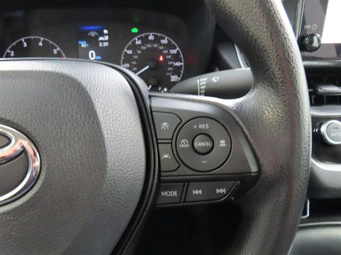 Used 2025 Toyota Corolla LE FWD image 18