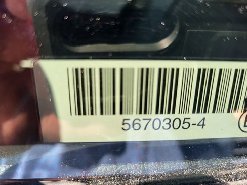 Used 2025 Volkswagen Taos SE image 8