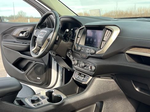 Used 2023 GMC Terrain Denali image 28
