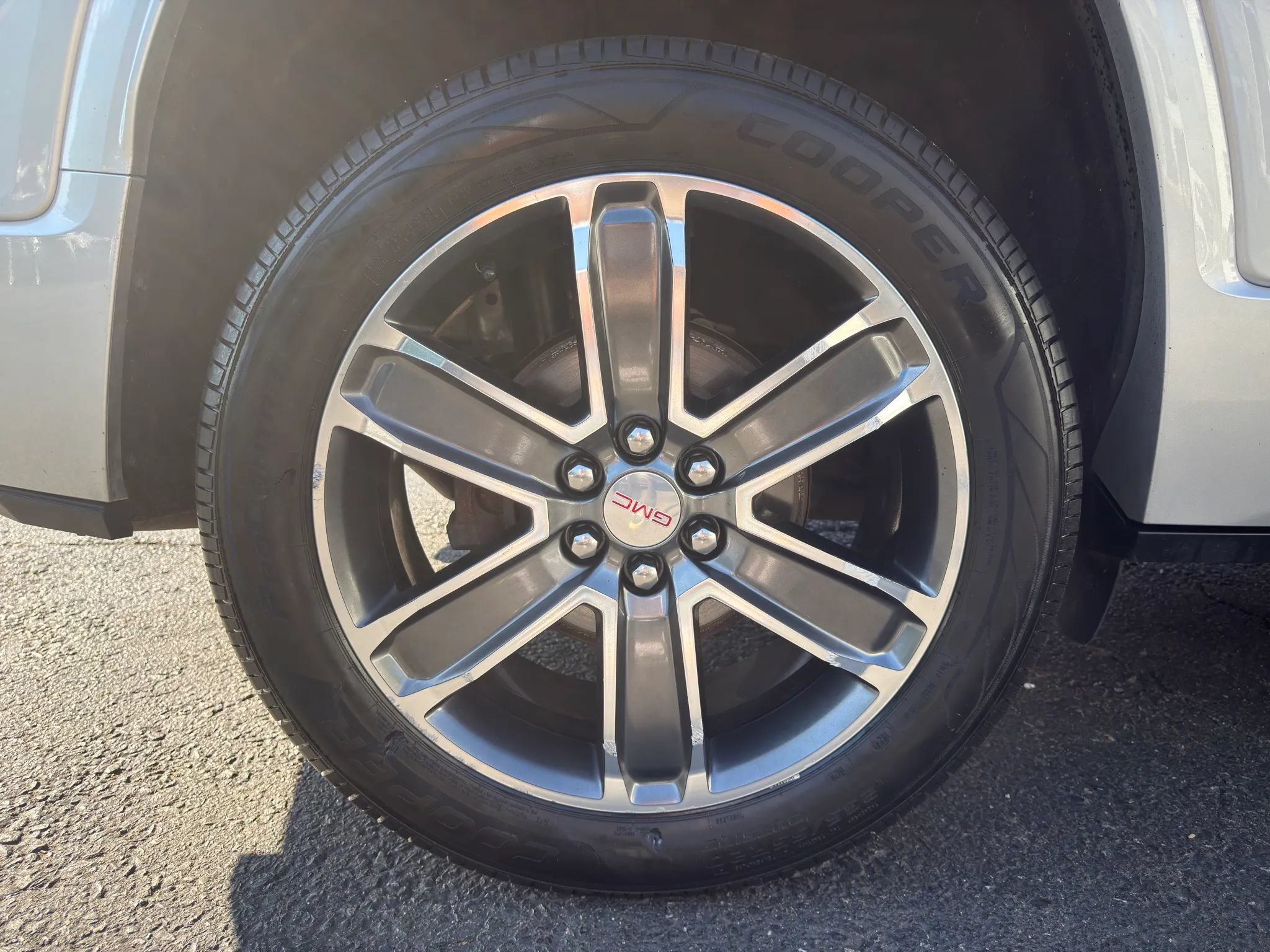 Used 2019 GMC Acadia Denali AWD/4WD image 10