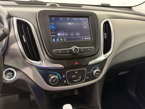 Used 2019 Chevrolet Equinox LS w/ LS Convenience Package FWD image 14
