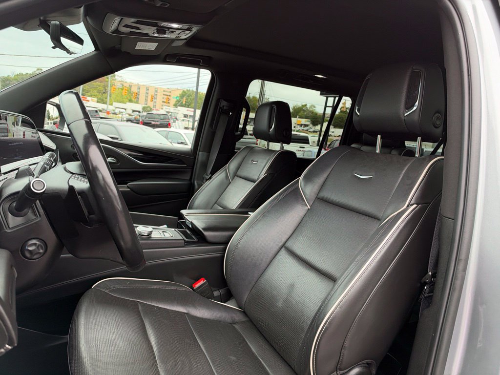 Used 2024 Cadillac Escalade ESV Sport RWD image 13