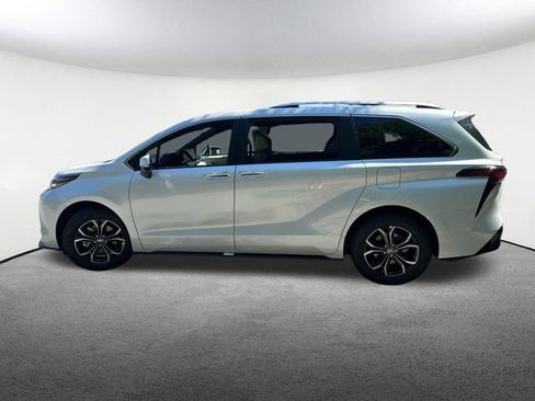 New 2026 Toyota Sienna Platinum AWD/4WD image 6