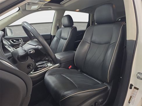 Used 2019 INFINITI QX60 Luxe w/ Essential Package image 14