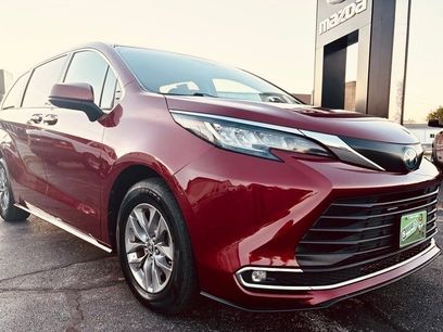 Used 2023 Toyota Sienna XLE