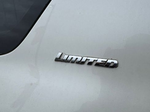 Used 2016 Toyota 4Runner Limited AWD/4WD image 7