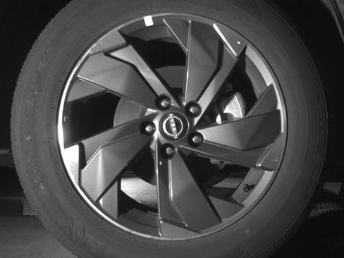 Used 2025 Nissan Rogue SV FWD image 13