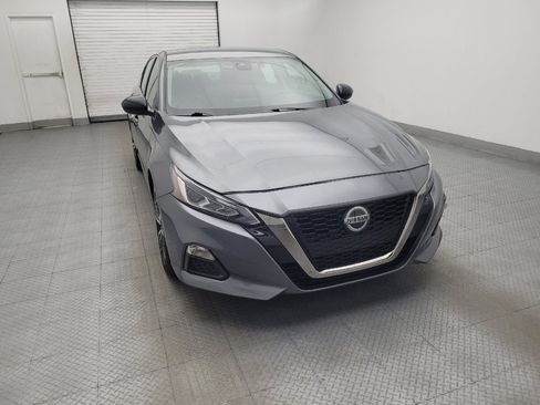 Used 2020 Nissan Altima 2.5 SR FWD image 14