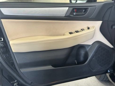 Used 2019 Subaru Outback 2.5i AWD/4WD image 22