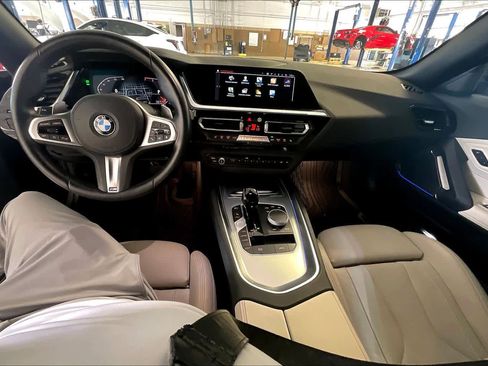 Certified 2023 BMW Z4 sDrive30i w/ Convenience Package RWD image 13