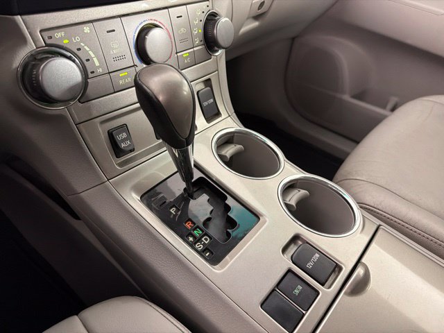 Used 2013 Toyota Highlander SE FWD image 23