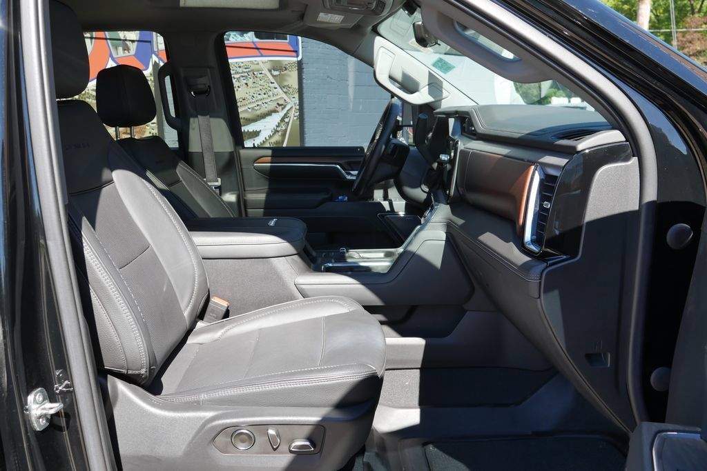 Used 2024 GMC Sierra 3500 Denali w/ Denali Reserve Package AWD/4WD image 11
