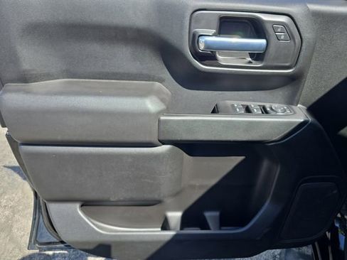 Used 2021 Chevrolet Silverado 1500 Custom image 17