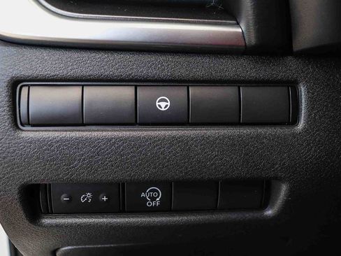 Used 2023 Nissan Rogue SV image 23