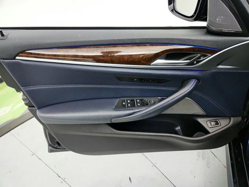 Used 2019 BMW 530i 530i w/ M Sport Package image 23