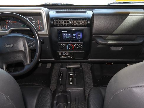 Used 2005 Jeep Wrangler Unlimited AWD/4WD image 10
