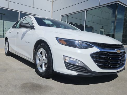 Used 2024 Chevrolet Malibu LS image 4