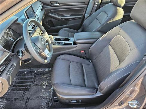 Used 2024 Nissan Altima 2.5 SV image 14
