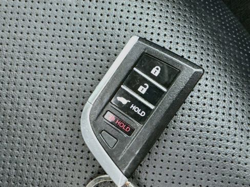 Used 2023 Acura MDX SH-AWD w/ Technology Package image 40