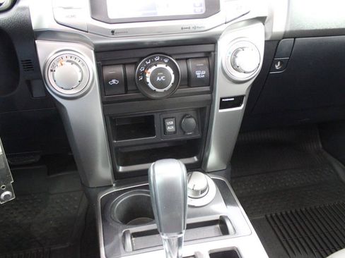 Certified 2019 Toyota 4Runner SR5 Premium AWD/4WD image 39
