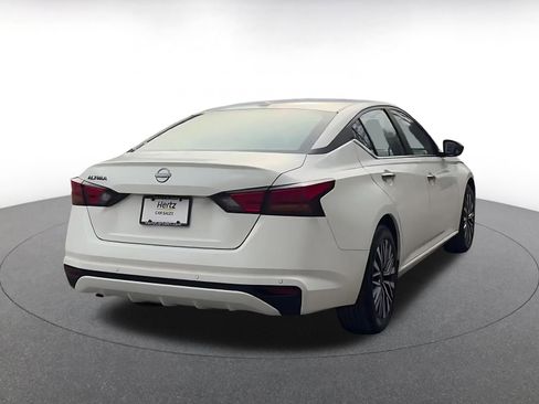 Used 2025 Nissan Altima 2.5 SV image 14