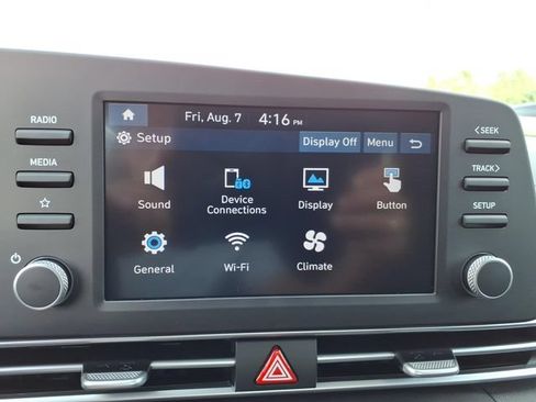 New 2026 Hyundai Elantra SE FWD image 24