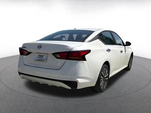 Used 2025 Nissan Altima 2.5 SV image 14