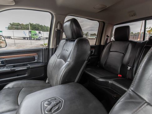 Used 2016 RAM 3500 Laramie w/ Convenience Group image 18