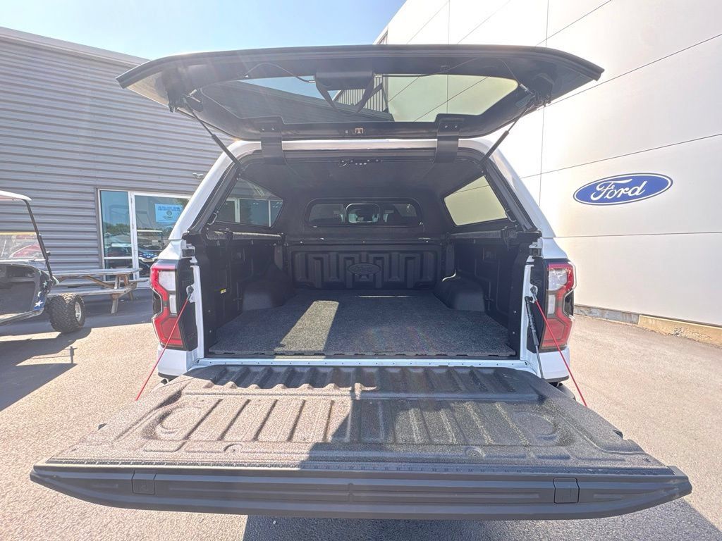 Used 2025 Ford Ranger Raptor AWD/4WD image 9