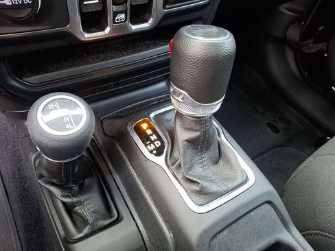 Certified 2023 Jeep Wrangler Unlimited Sport AWD/4WD image 15