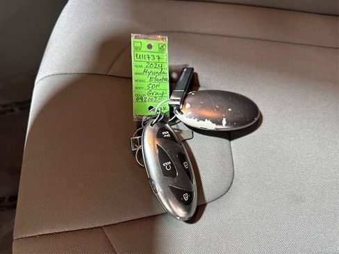Used 2024 Hyundai Elantra Blue FWD image 29