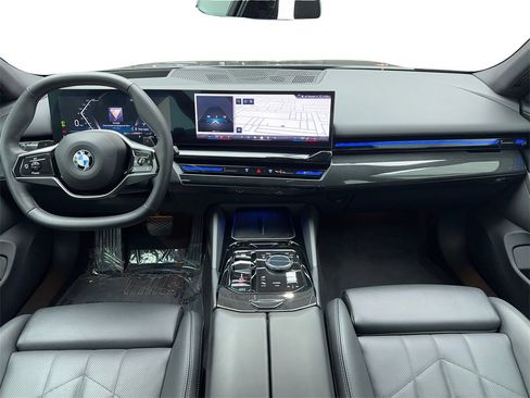 Used 2025 BMW 530i image 14