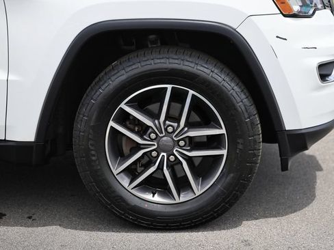 Used 2019 Jeep Grand Cherokee Limited w/ Trailer Tow Group IV AWD/4WD image 10