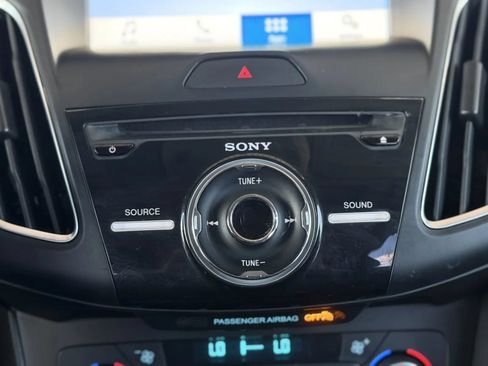 Used 2018 Ford Focus SEL FWD image 35