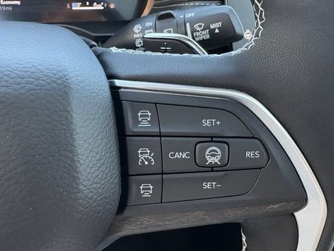 New 2026 Jeep Grand Cherokee Limited w/ Limited Altitude Package AWD/4WD image 25